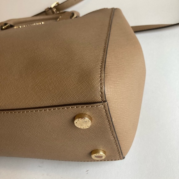 Michael Kors Cream Crossgrain Leather Tote - Picture 9 of 16